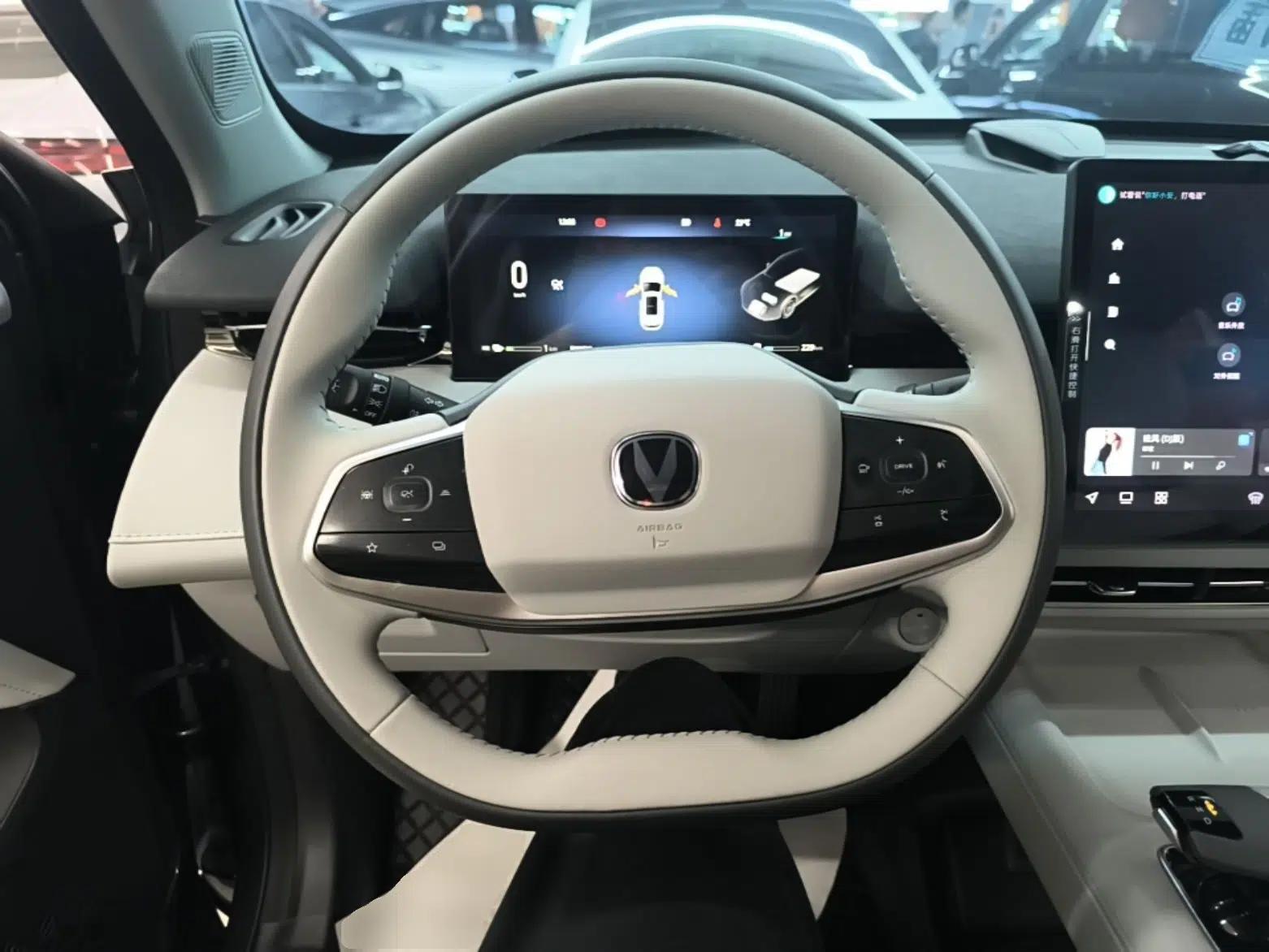 CHANGAN UNI-Z New Energy 2024 Blue Whale Smart Electric iDD 125km Beyond Edition — миниатюра 13