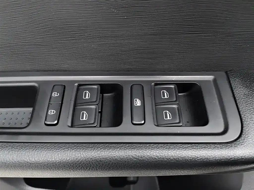 Jetour X70M 2020 Facelift 1.5T Manual Companion 6-Seater — миниатюра 9