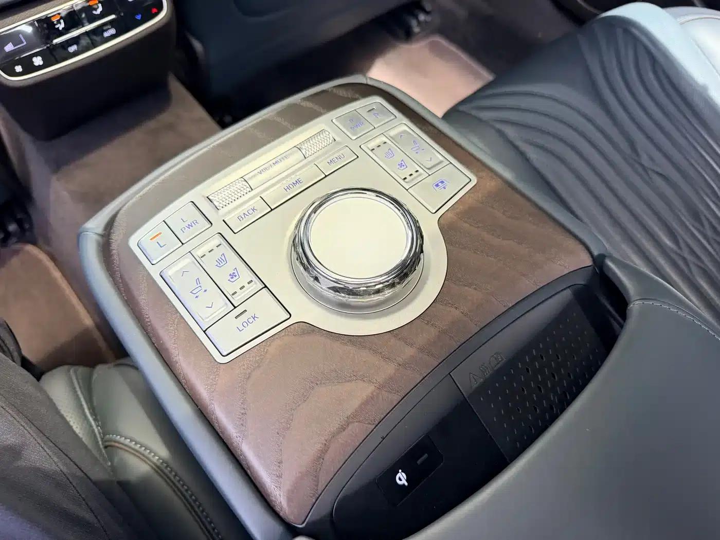 Genesis G80 2023 2.5T Rear-Wheel Drive Flagship Edition — миниатюра 19
