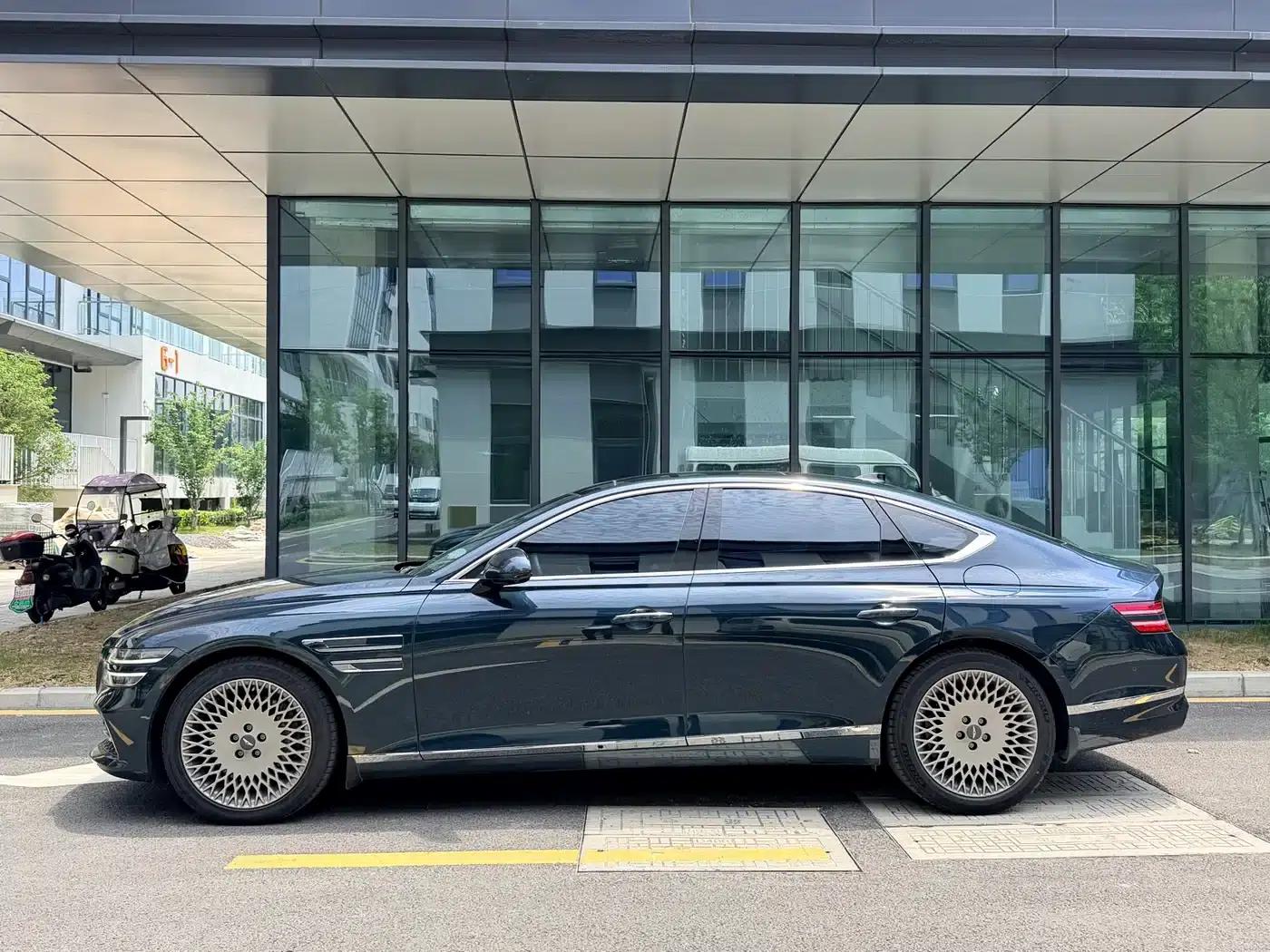 Genesis G80 2023 2.5T Rear-Wheel Drive Flagship Edition — миниатюра 3
