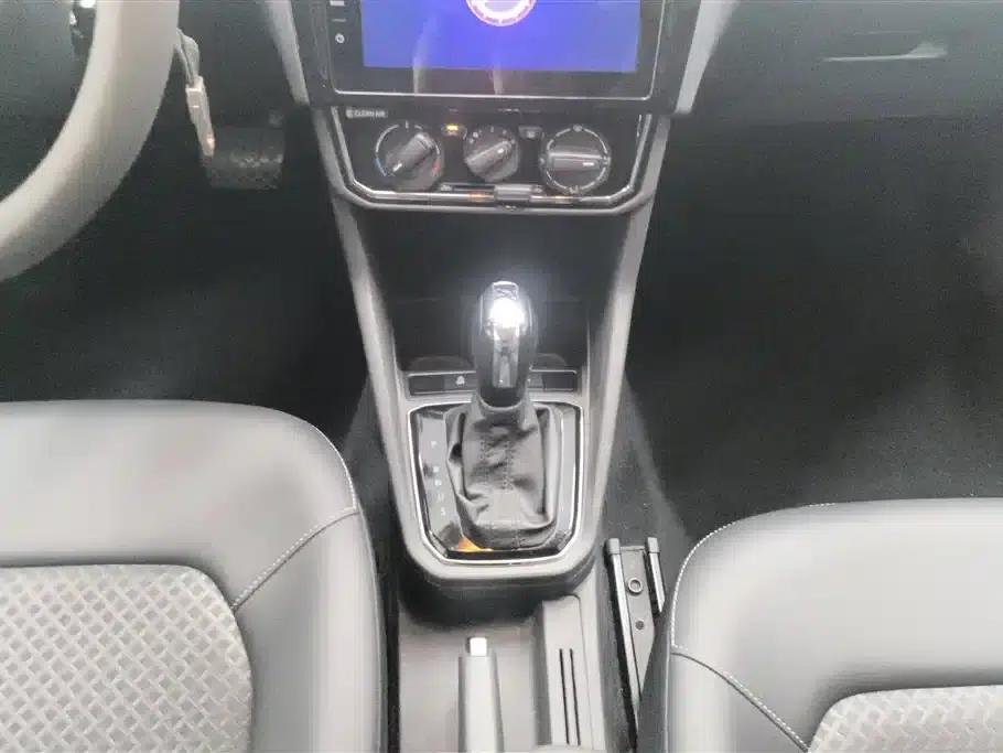 Jetta VA3 2019 1.5L Automatic Enjoy Edition — миниатюра 16