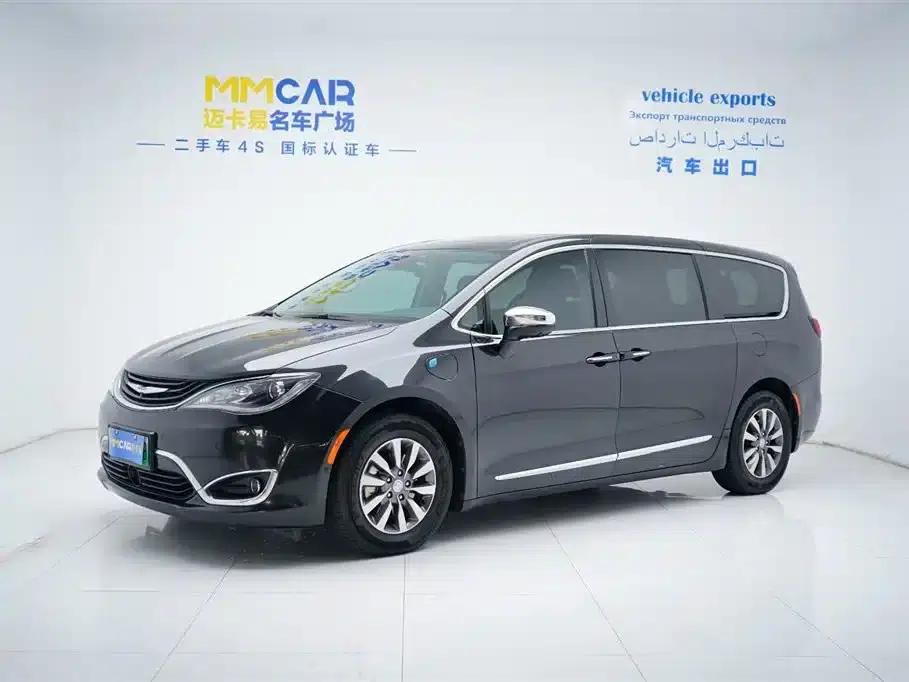 2018 Chrysler Grand Voyager PHEV (Imported) 3.6L Plug-in Hybrid — миниатюра 1