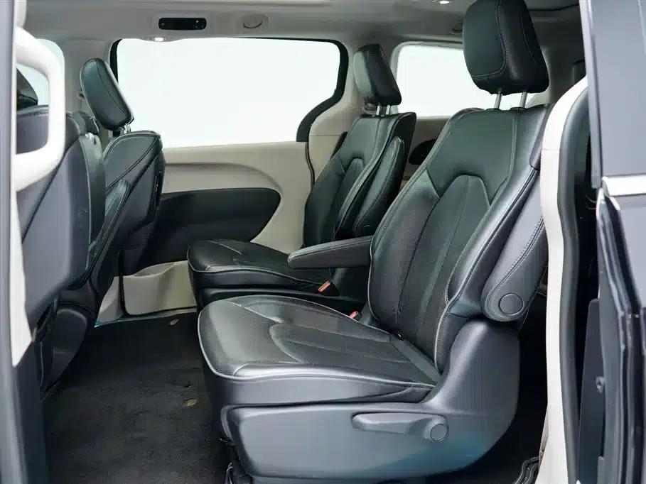 2018 Chrysler Grand Voyager PHEV (Imported) 3.6L Plug-in Hybrid — миниатюра 18