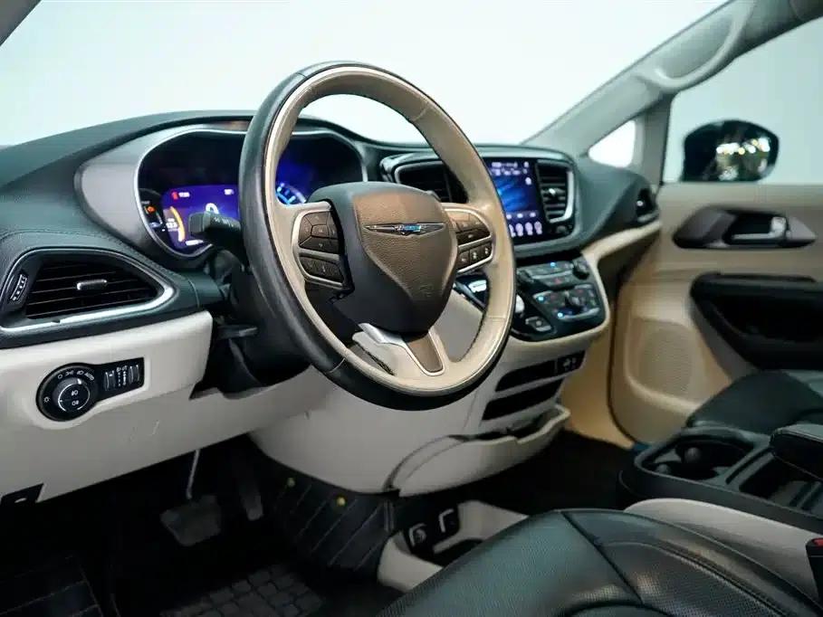 2018 Chrysler Grand Voyager PHEV (Imported) 3.6L Plug-in Hybrid — миниатюра 15