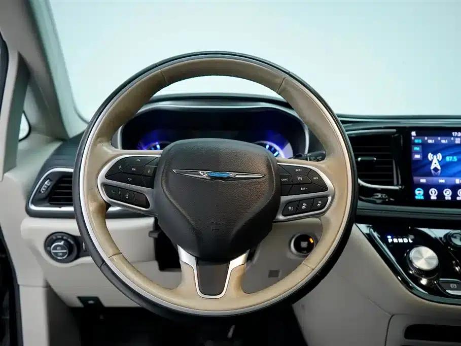 2018 Chrysler Grand Voyager PHEV (Imported) 3.6L Plug-in Hybrid — миниатюра 16