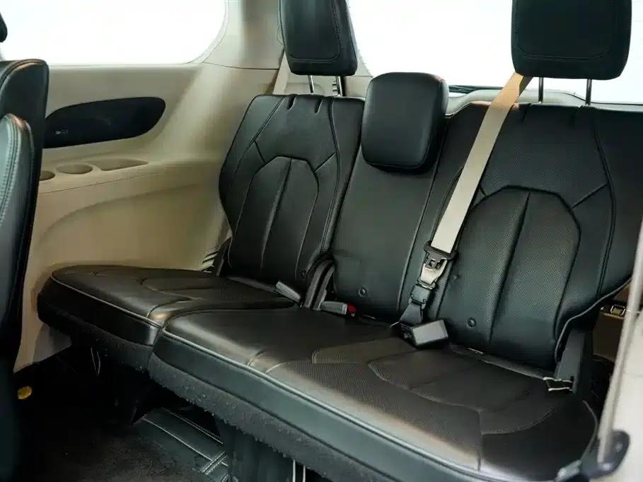 2018 Chrysler Grand Voyager PHEV (Imported) 3.6L Plug-in Hybrid — миниатюра 6