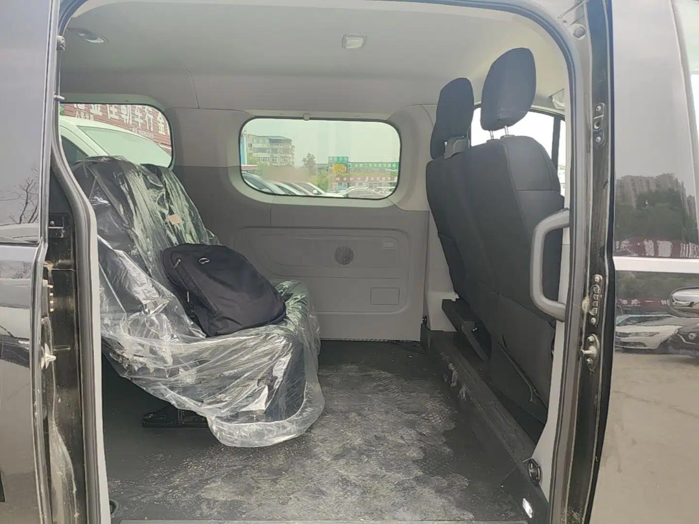 SAIC MAXUS Xintu V70 2023 2.0T Elite Edition Automatic Short Wheelbase Low Roof – 5/6 Seats — миниатюра 25