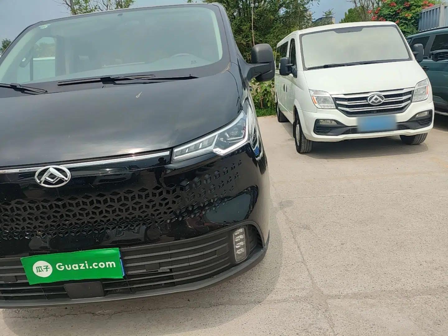 SAIC MAXUS Xintu V70 2023 2.0T Elite Edition Automatic Short Wheelbase Low Roof – 5/6 Seats — миниатюра 8