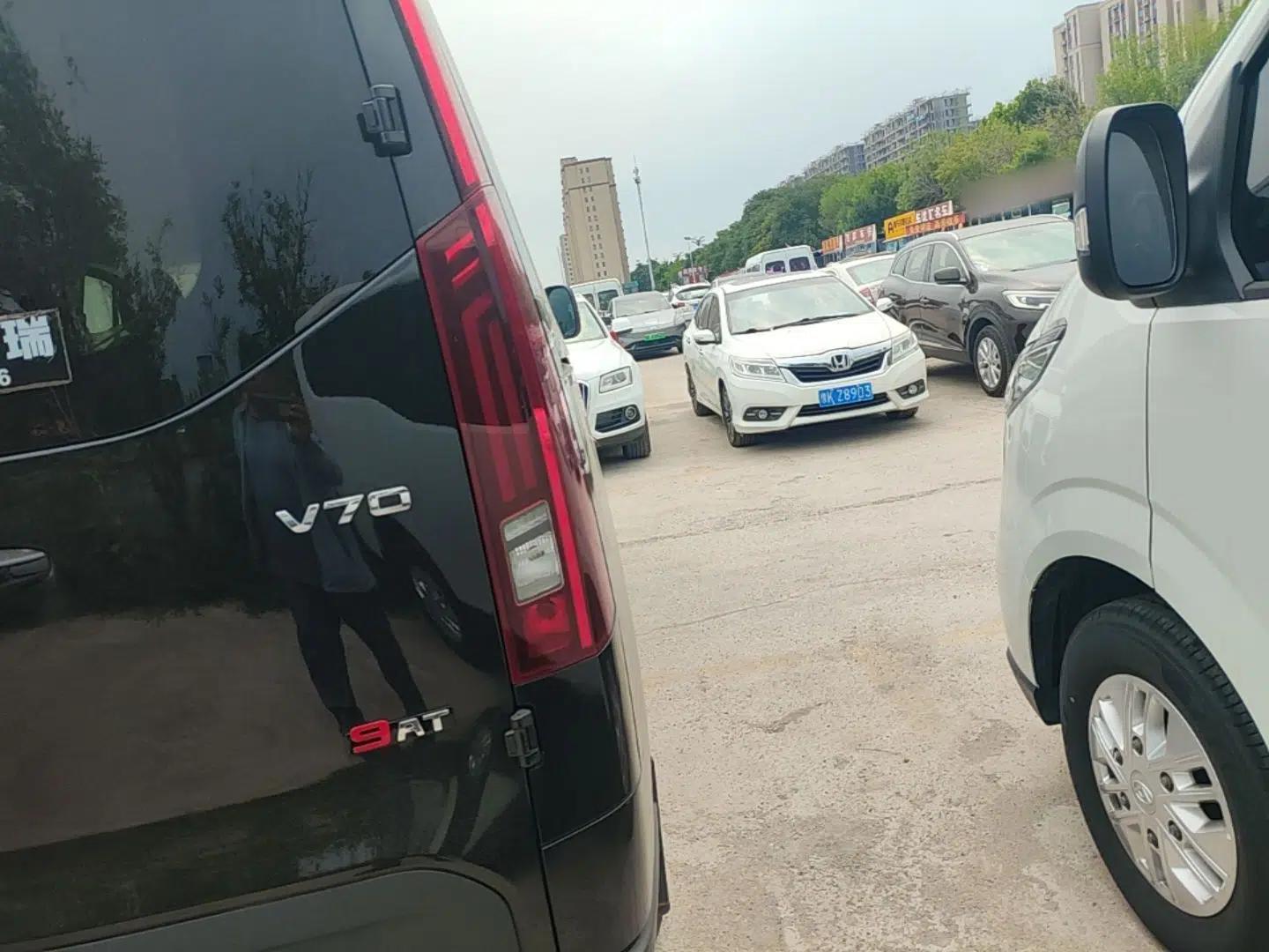 SAIC MAXUS Xintu V70 2023 2.0T Elite Edition Automatic Short Wheelbase Low Roof – 5/6 Seats — миниатюра 9