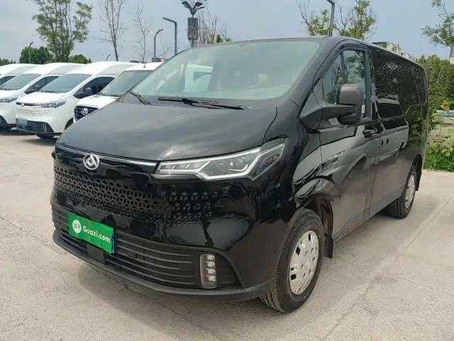 SAIC MAXUS Xintu V70 2023 2.0T Elite Edition Automatic Short Wheelbase Low Roof – 5/6 Seats