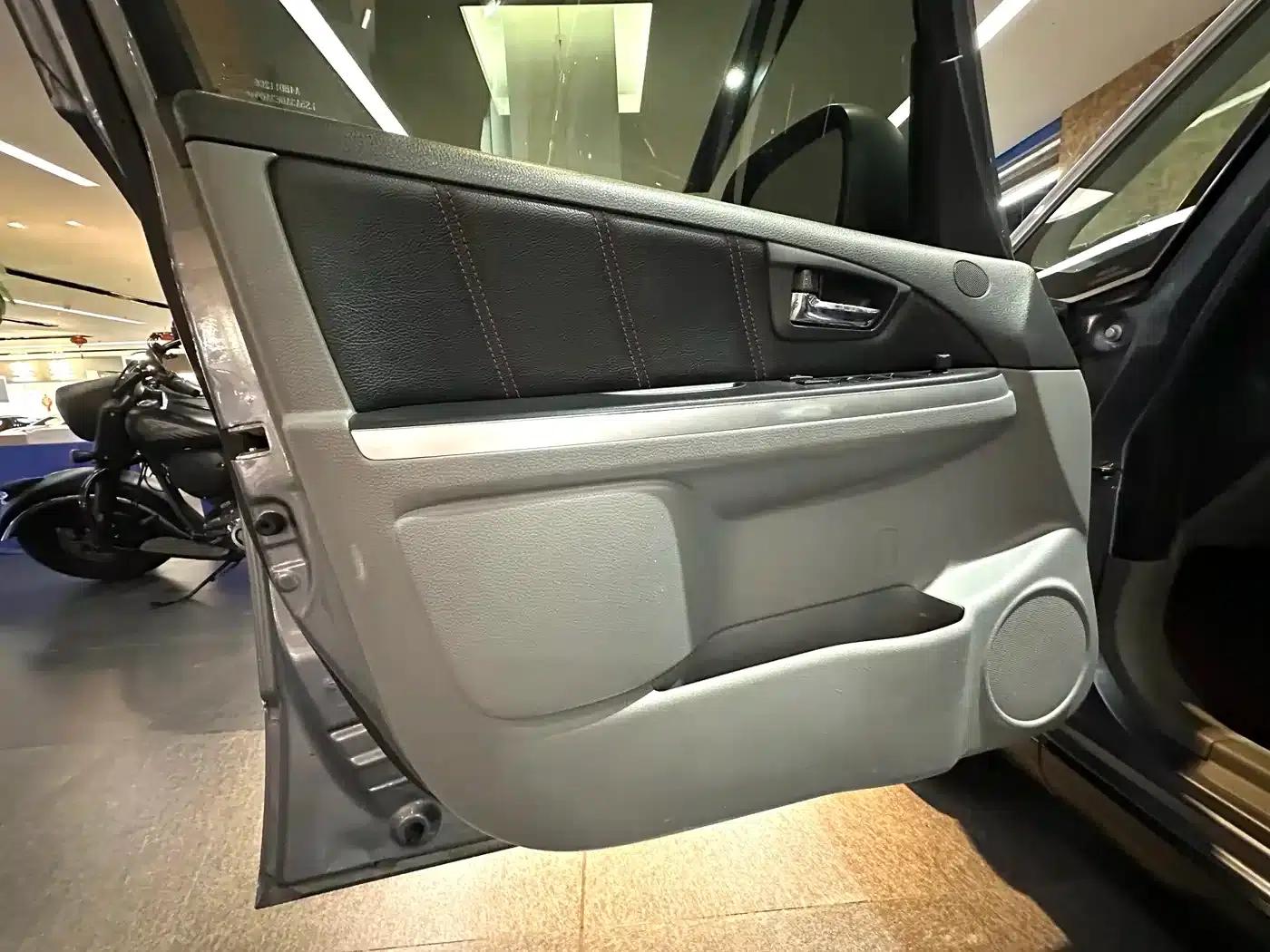 2009 Suzuki SX4 Hatchback 1.6L Automatic Sport — миниатюра 13