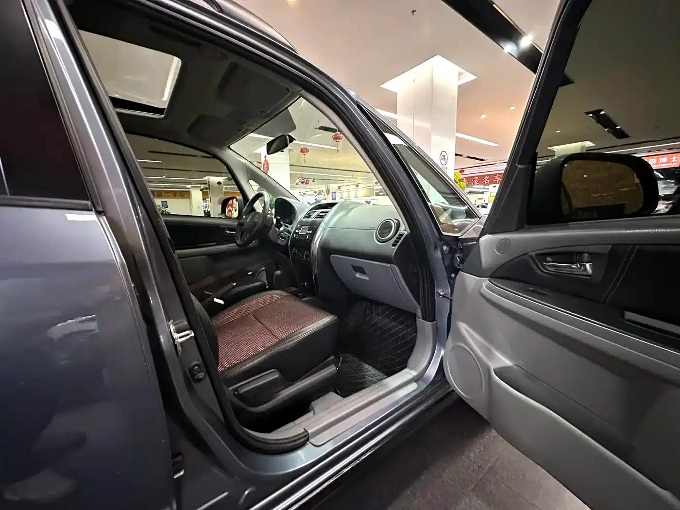 2009 Suzuki SX4 Hatchback 1.6L Automatic Sport — миниатюра 25