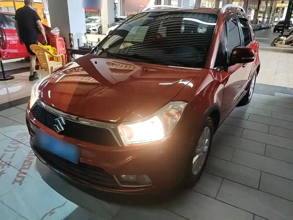SX4 2013 1.6L Automatic Cool Edition — миниатюра 2