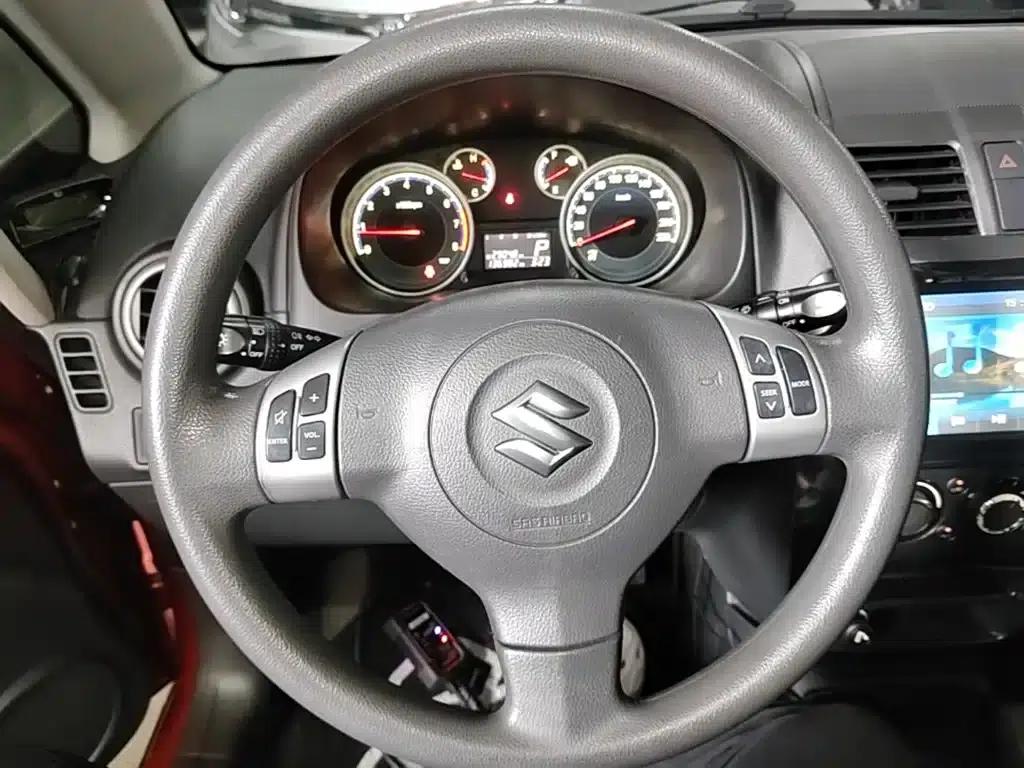 SX4 2013 1.6L Automatic Cool Edition — миниатюра 11