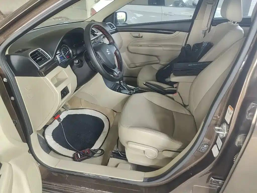 Ciaz 2015 1.6L Automatic Enjoyment Edition — миниатюра 11