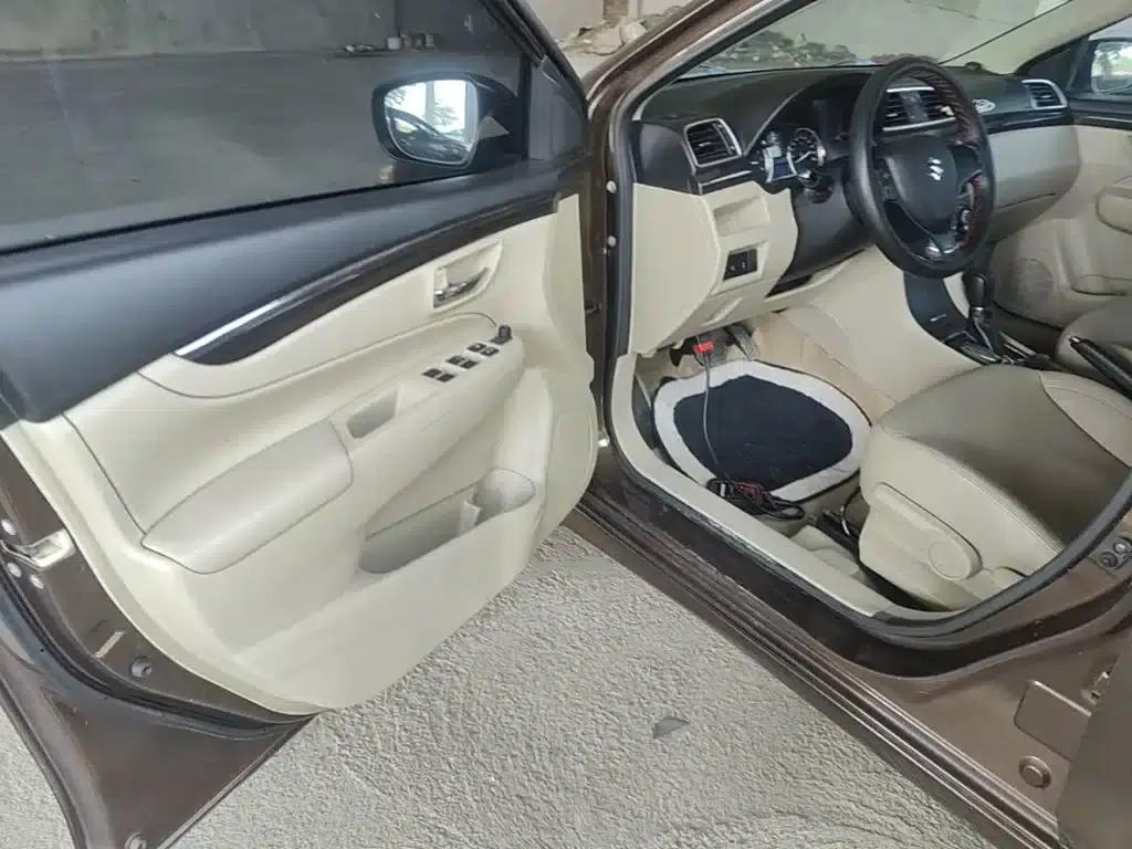 Ciaz 2015 1.6L Automatic Enjoyment Edition — миниатюра 12