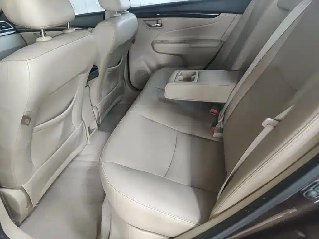 Ciaz 2015 1.6L Automatic Enjoyment Edition — миниатюра 13