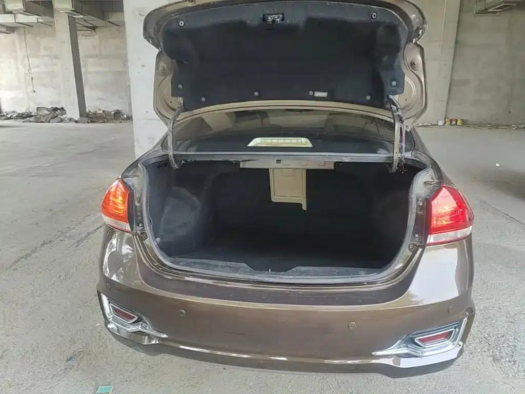 Ciaz 2015 1.6L Automatic Enjoyment Edition — миниатюра 15