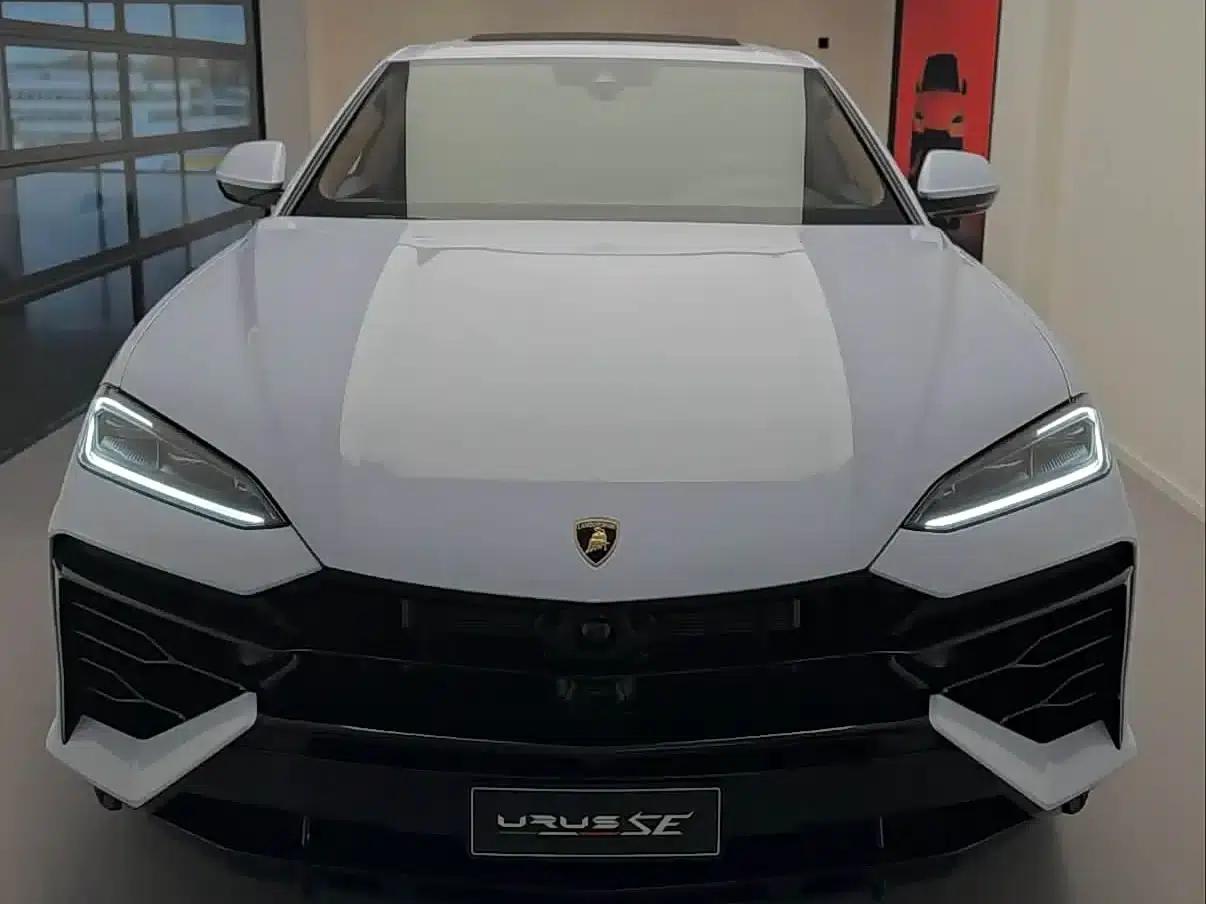 2026 Urus SE 4.0T Standard Edition — миниатюра 11