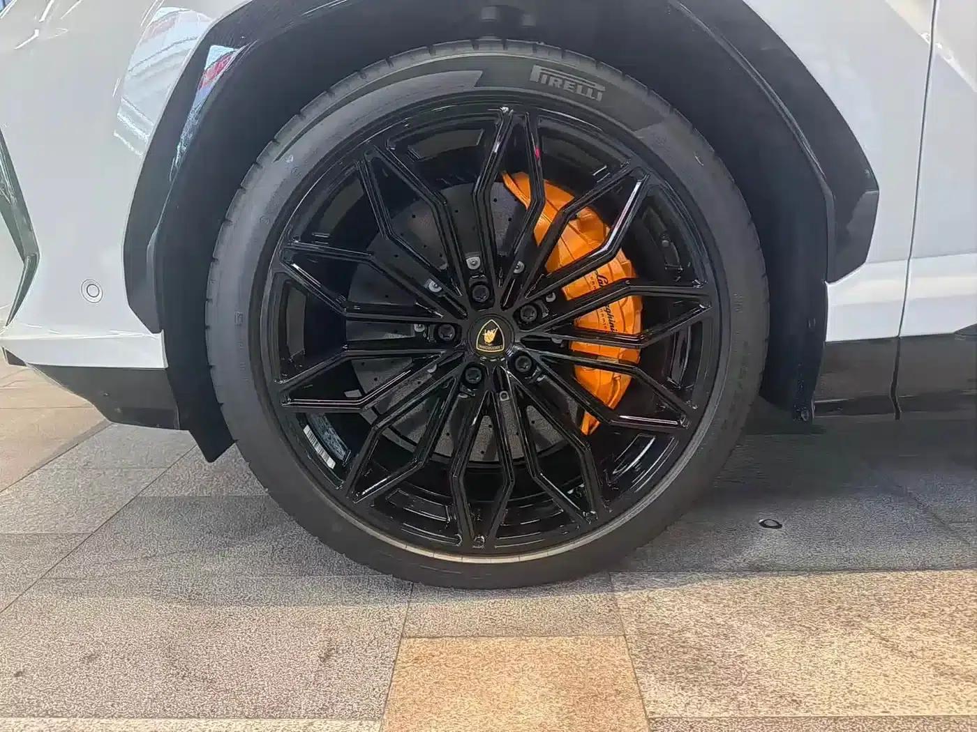 2026 Urus SE 4.0T Standard Edition — миниатюра 12