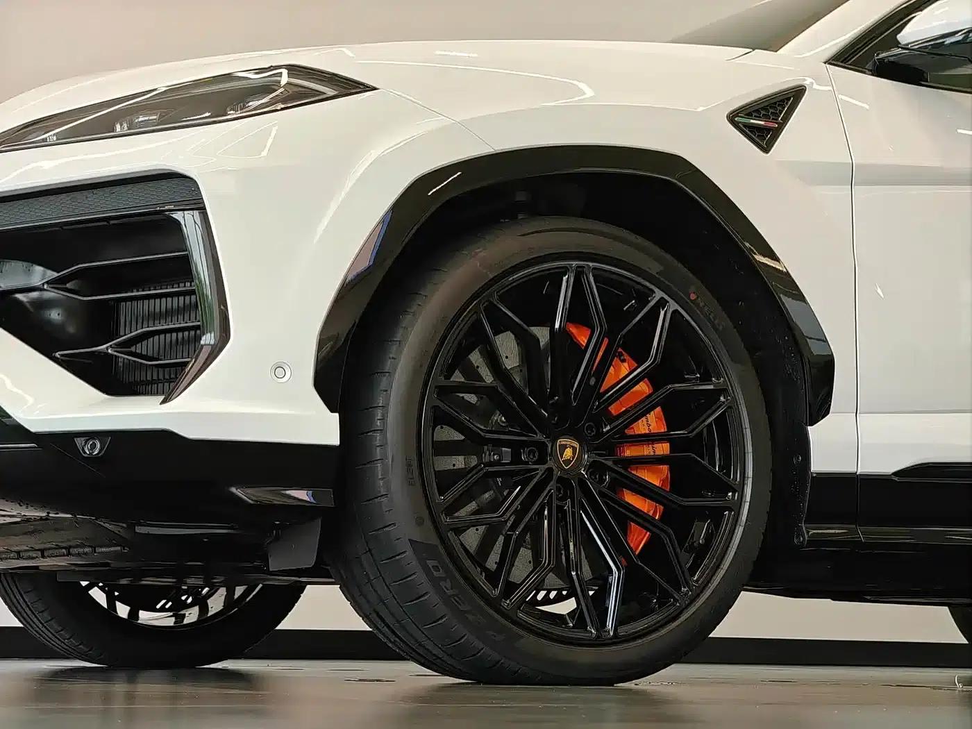 2026 Urus SE 4.0T Standard Edition — миниатюра 6