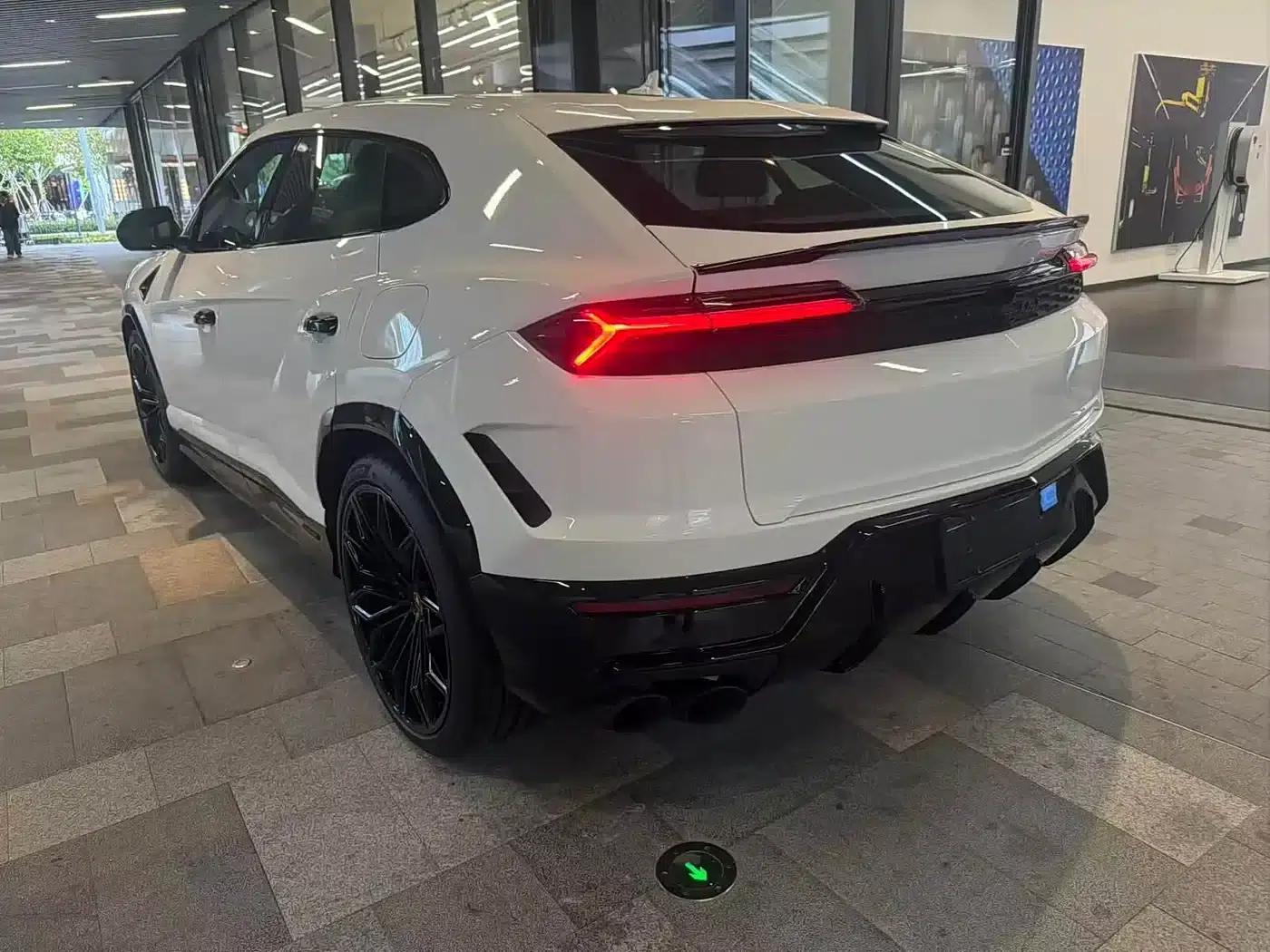2026 Urus SE 4.0T Standard Edition — миниатюра 8