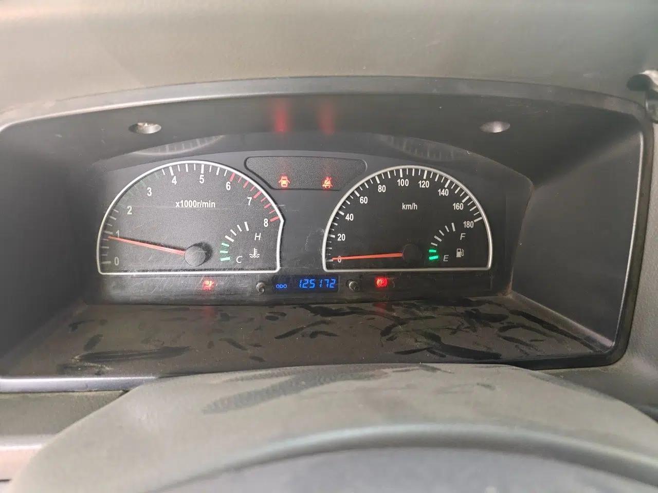 Dongfeng Shuaike 2011 1.6L Manual Luxury 7-Seater — миниатюра 12