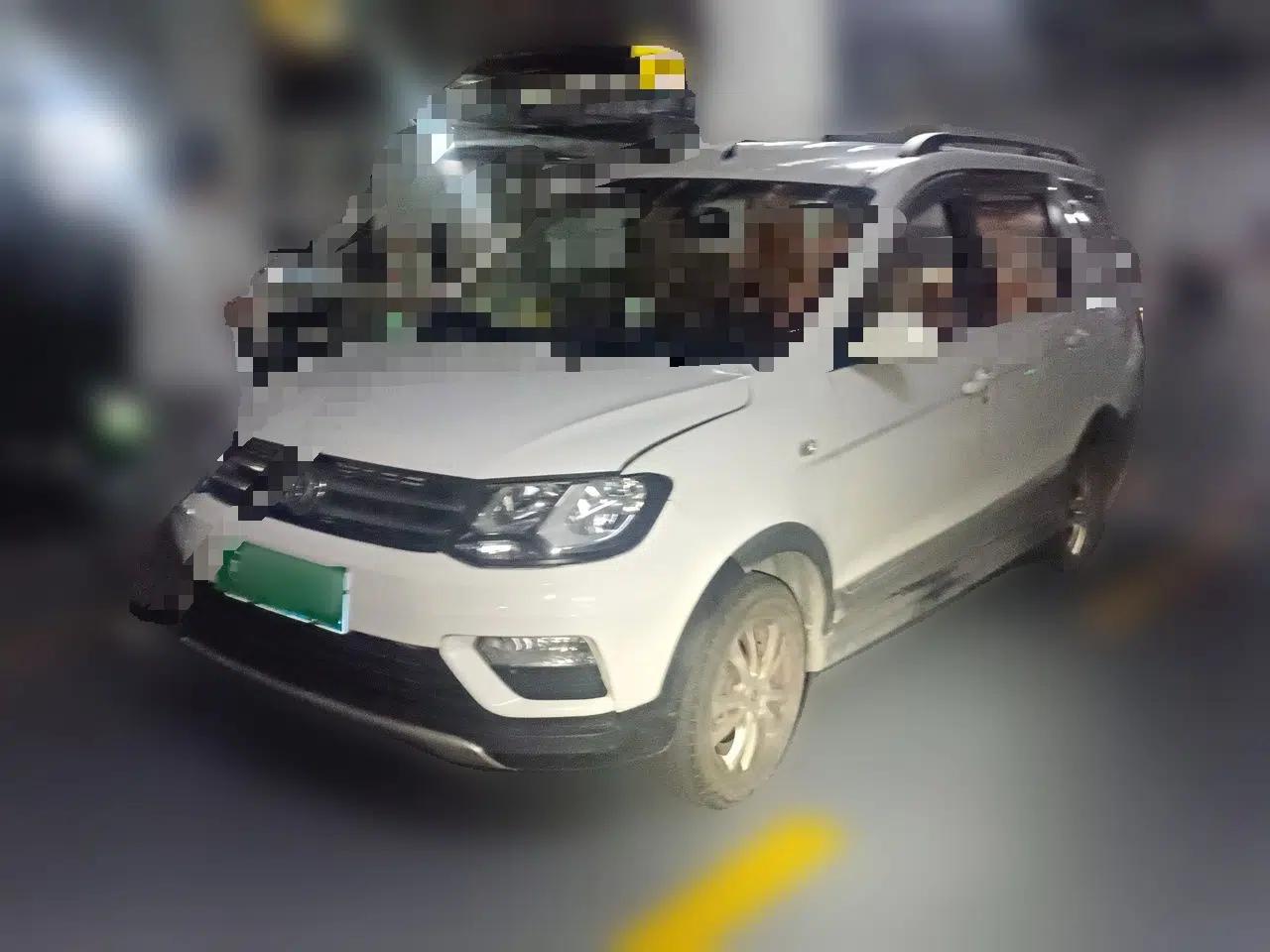 Dongfeng Fengon 370 2016 1.5L Manual Standard Edition SFG15-05 7 Seats — миниатюра 1