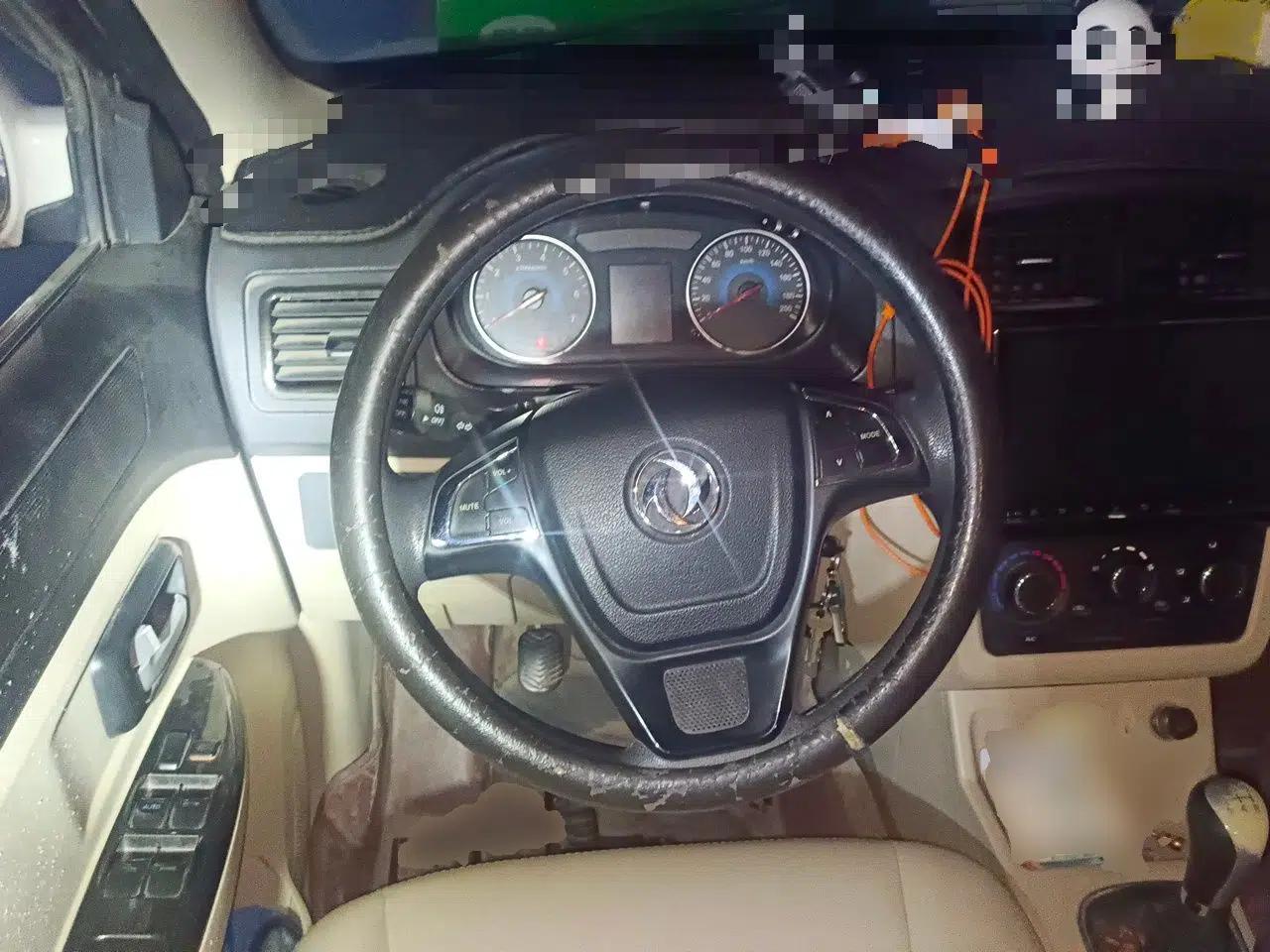 Dongfeng Fengon 370 2016 1.5L Manual Standard Edition SFG15-05 7 Seats — миниатюра 10