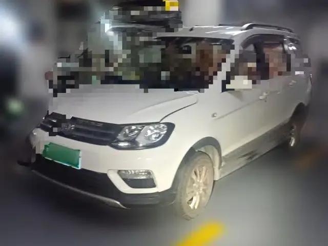 Dongfeng Fengon 370 2016 1.5L Manual Standard Edition SFG15-05 7 Seats