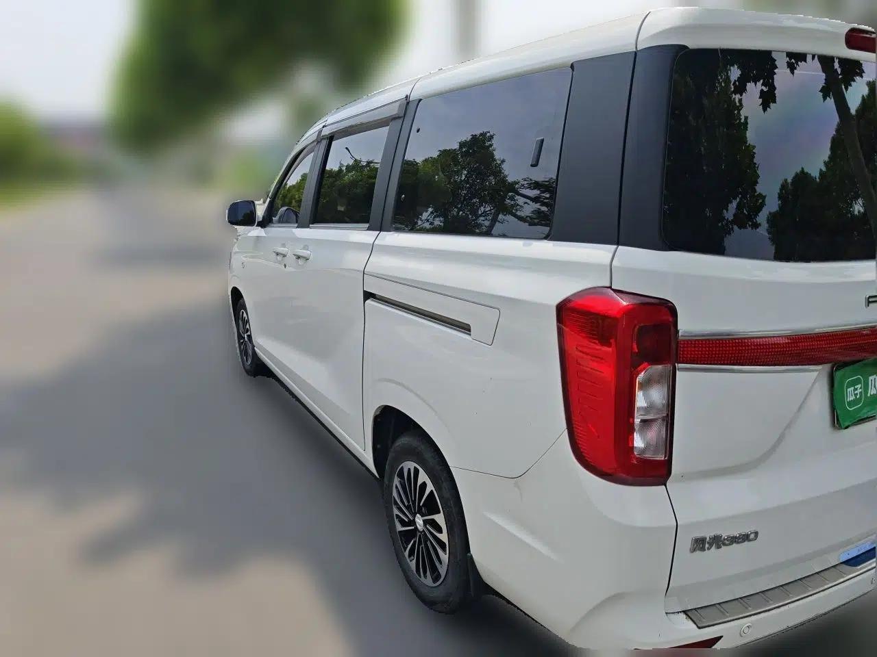 Dongfeng Fengon 380 2022 1.5L Comfort-Class Passenger Vehicle (Steel Spring) with 7 Seats — миниатюра 4