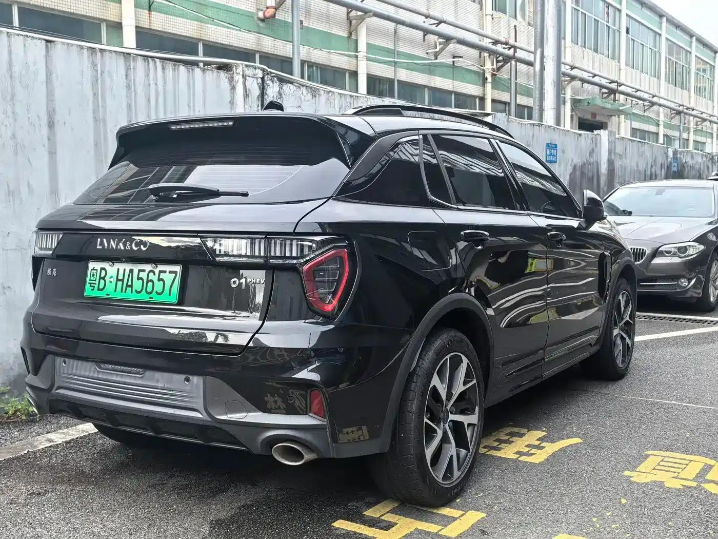 Lynk & Co 01 EM-P 2022 1.5TD PHEV Plus — миниатюра 5