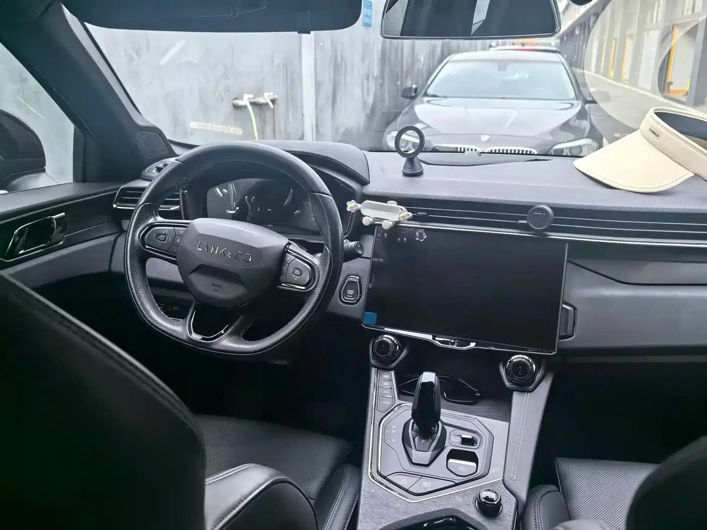 Lynk & Co 01 EM-P 2022 1.5TD PHEV Plus — миниатюра 9