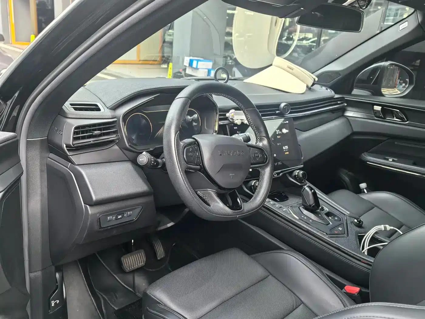 Lynk & Co 01 EM-P 2022 1.5TD PHEV Plus — миниатюра 10