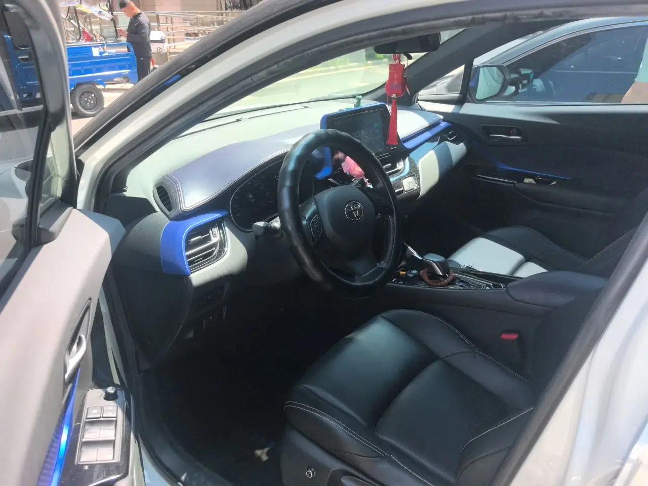Toyota C-HR EV 2020 Luxury Sunroof Edition — миниатюра 16