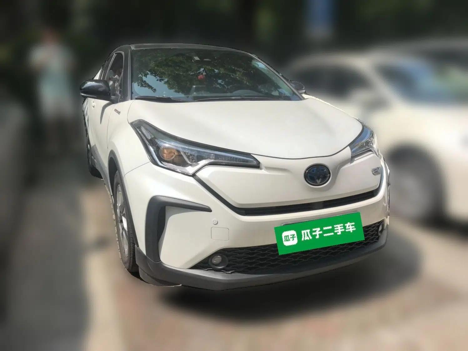 Toyota C-HR EV 2020 Luxury Sunroof Edition — миниатюра 3