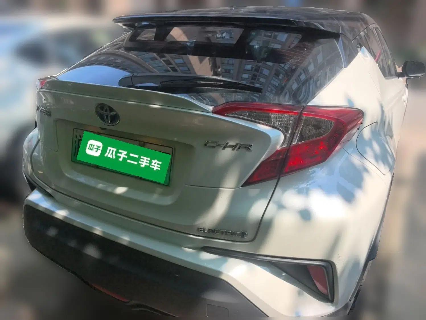 Toyota C-HR EV 2020 Luxury Sunroof Edition — миниатюра 6