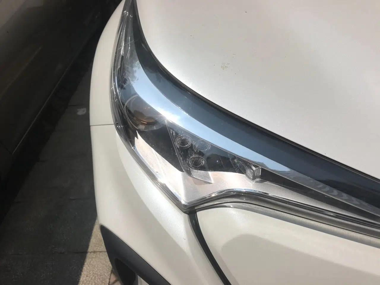 Toyota C-HR EV 2020 Luxury Sunroof Edition — миниатюра 7