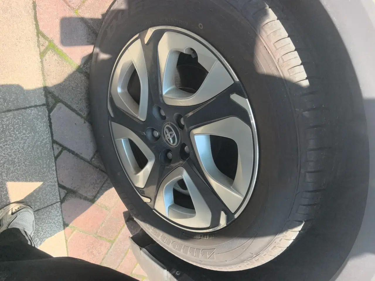 Toyota C-HR EV 2020 Luxury Sunroof Edition — миниатюра 8