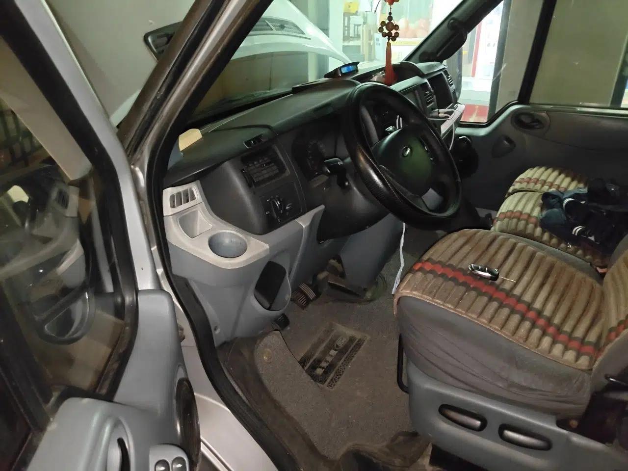 Ford Transit Custom 2009 2.4T Diesel Luxury Short Wheelbase Mid-Roof Emission Standard III — миниатюра 16