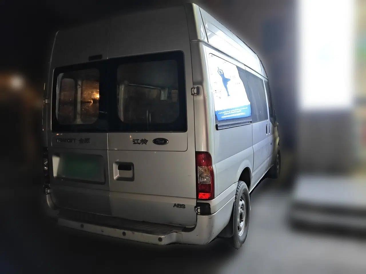 Ford Transit Custom 2009 2.4T Diesel Luxury Short Wheelbase Mid-Roof Emission Standard III — миниатюра 6