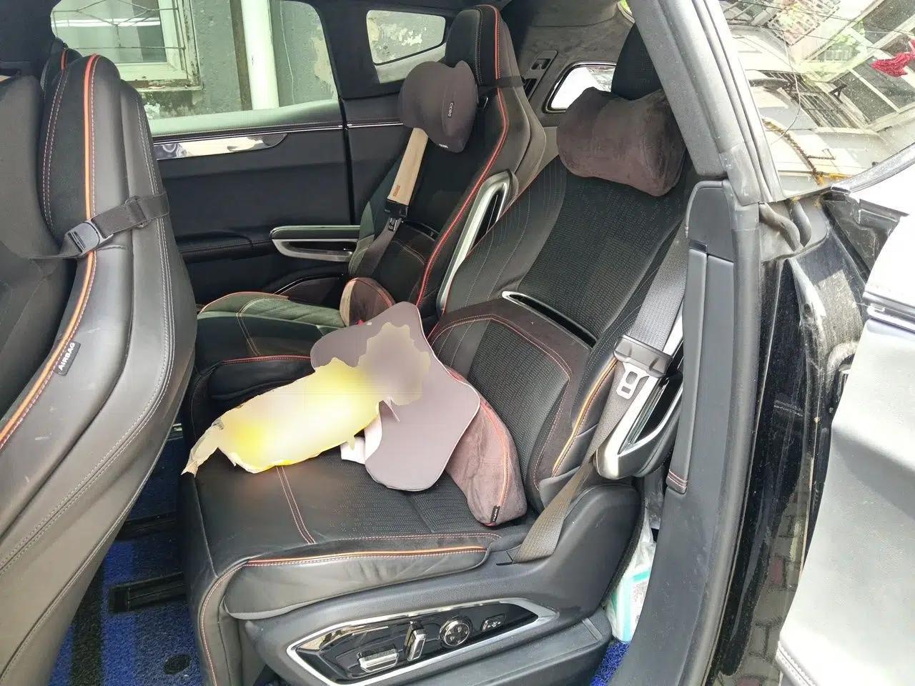 HiPhi X 2021 Founder Edition 6-seater — миниатюра 17