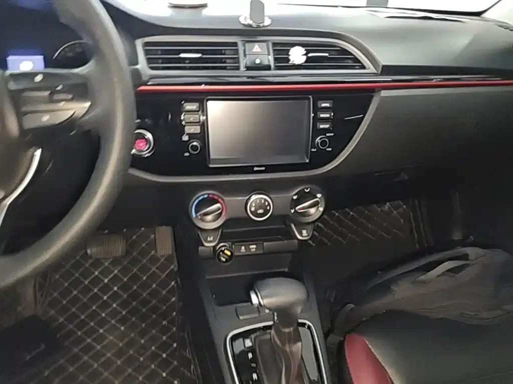 2017 KX CROSS 1.4L AT GLS — миниатюра 13
