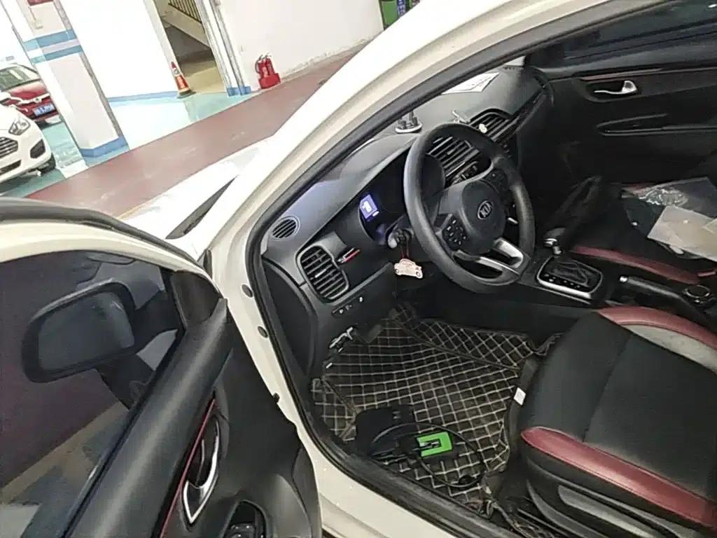 2017 KX CROSS 1.4L AT GLS — миниатюра 16