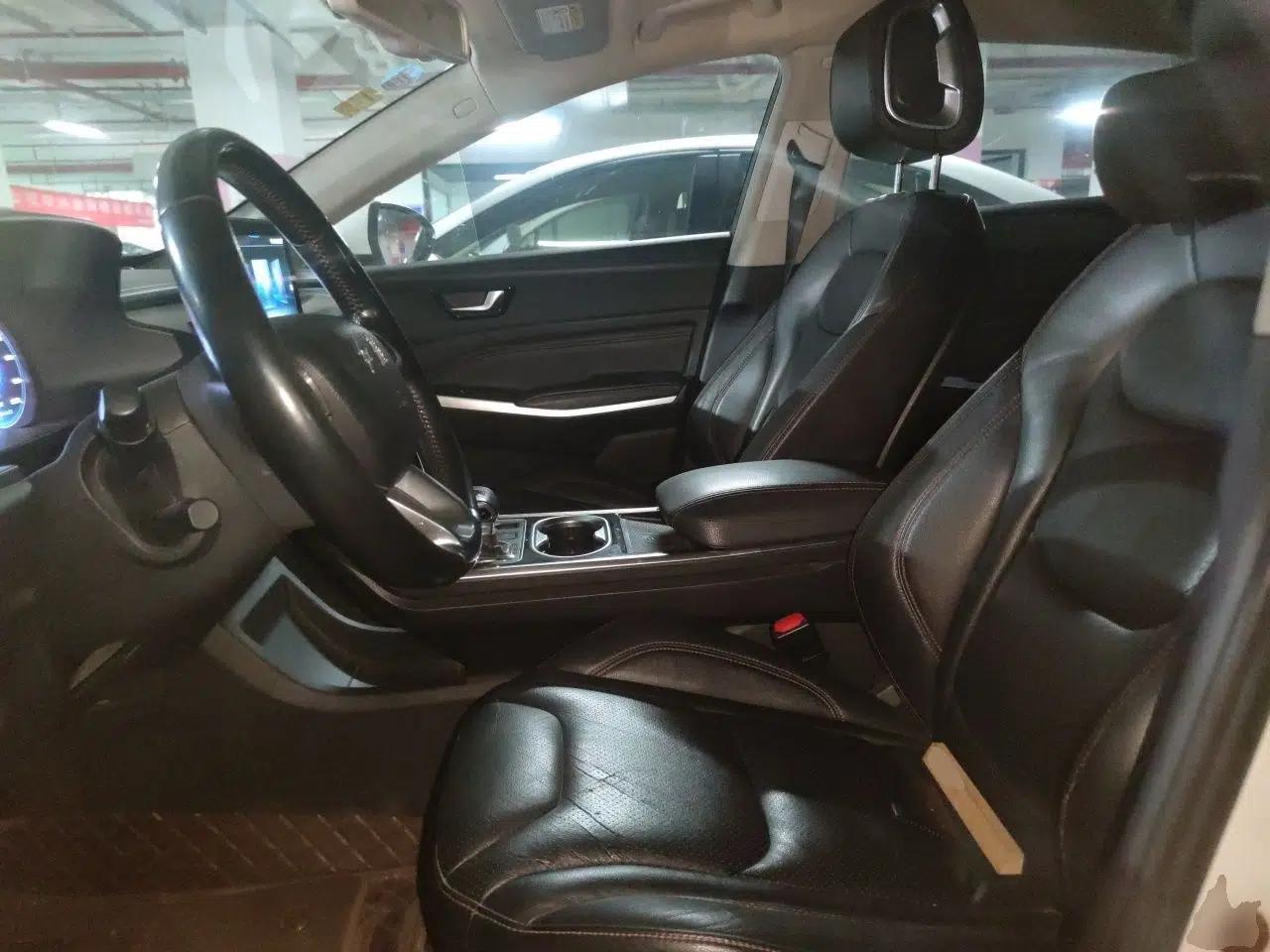 Hongqi E-HS3 2019 Zhilian Qiyue Two-Wheel Drive Version — миниатюра 15