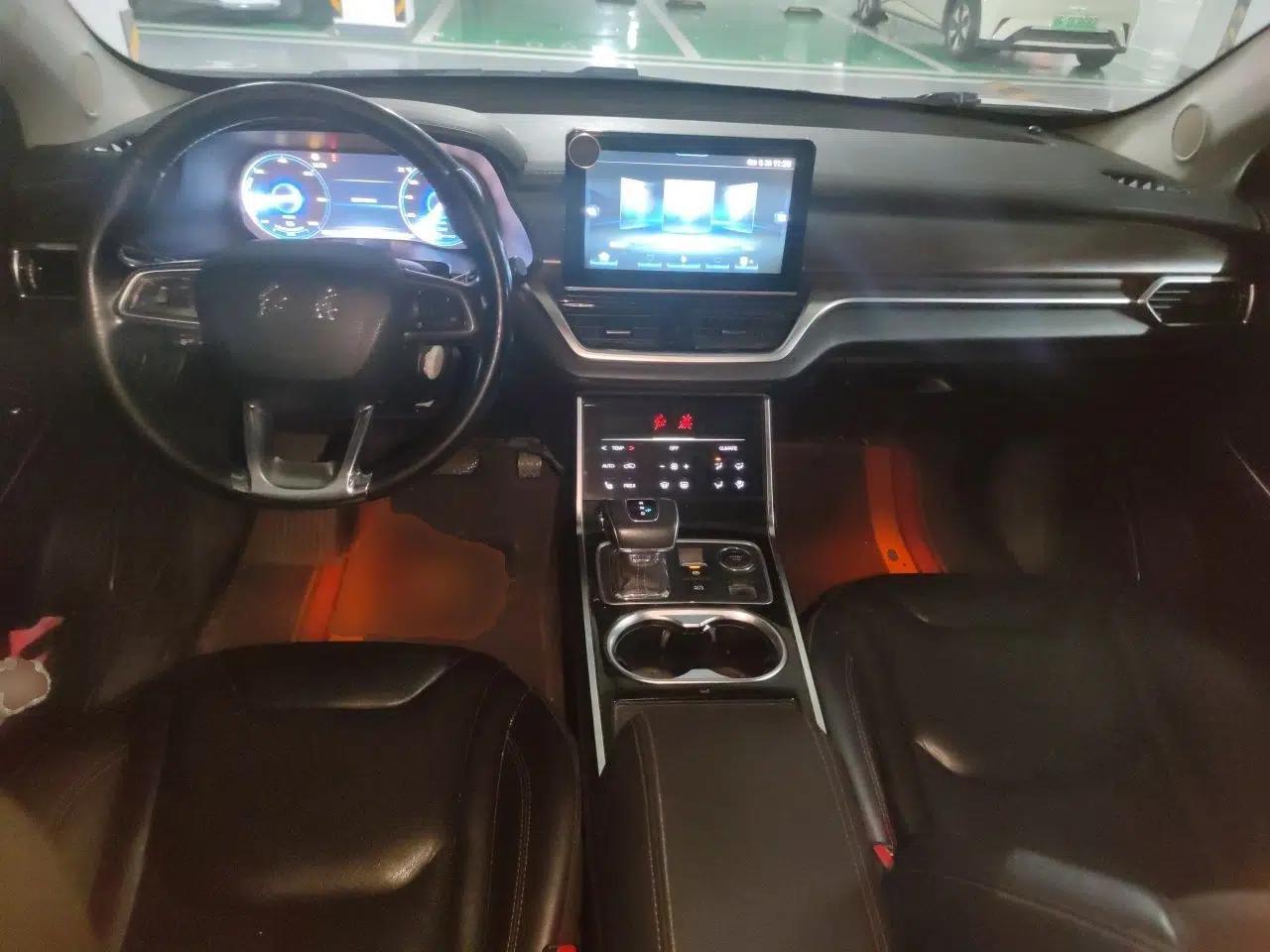 Hongqi E-HS3 2019 Zhilian Qiyue Two-Wheel Drive Version — миниатюра 9