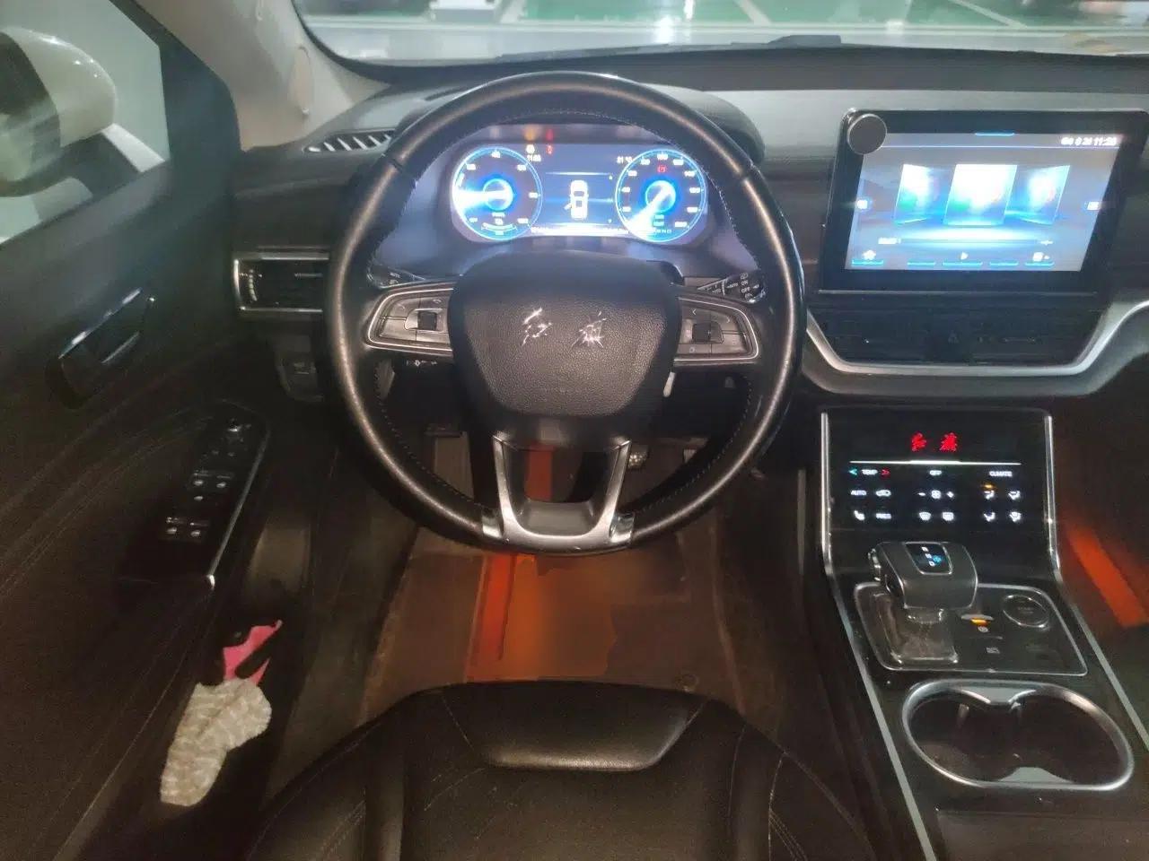 Hongqi E-HS3 2019 Zhilian Qiyue Two-Wheel Drive Version — миниатюра 10