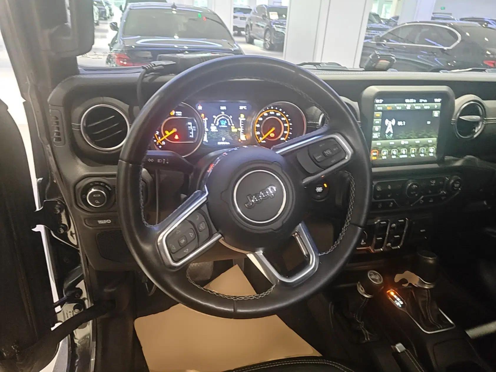 Jeep Gladiator 2022 3.6L Pioneer Edition — миниатюра 13