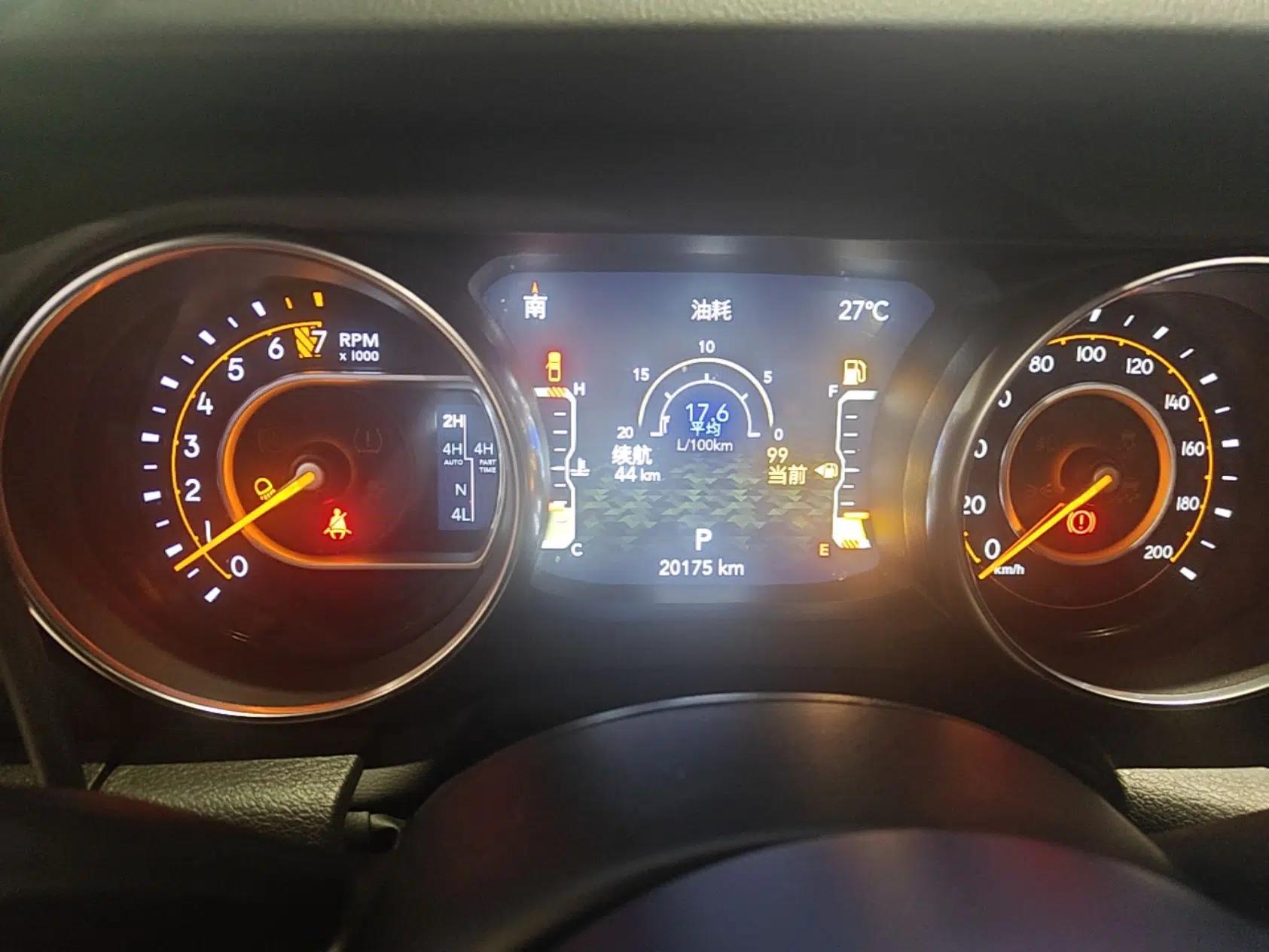 Jeep Gladiator 2022 3.6L Pioneer Edition — миниатюра 14