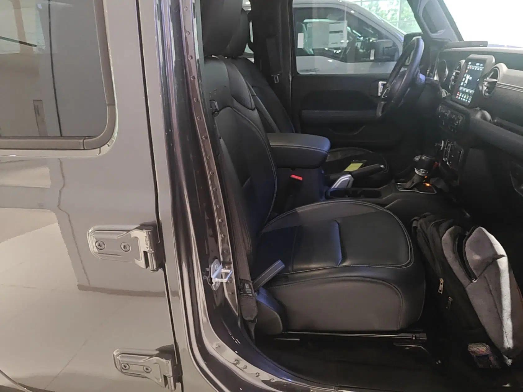 Jeep Gladiator 2022 3.6L Pioneer Edition — миниатюра 19